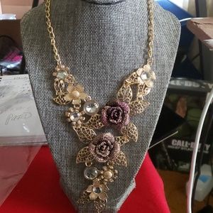Flower necklace with matching earrings